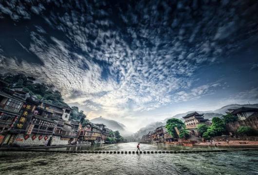 凤凰古城+矮寨大桥+德夯大峡谷一日游湘西民俗风情之旅